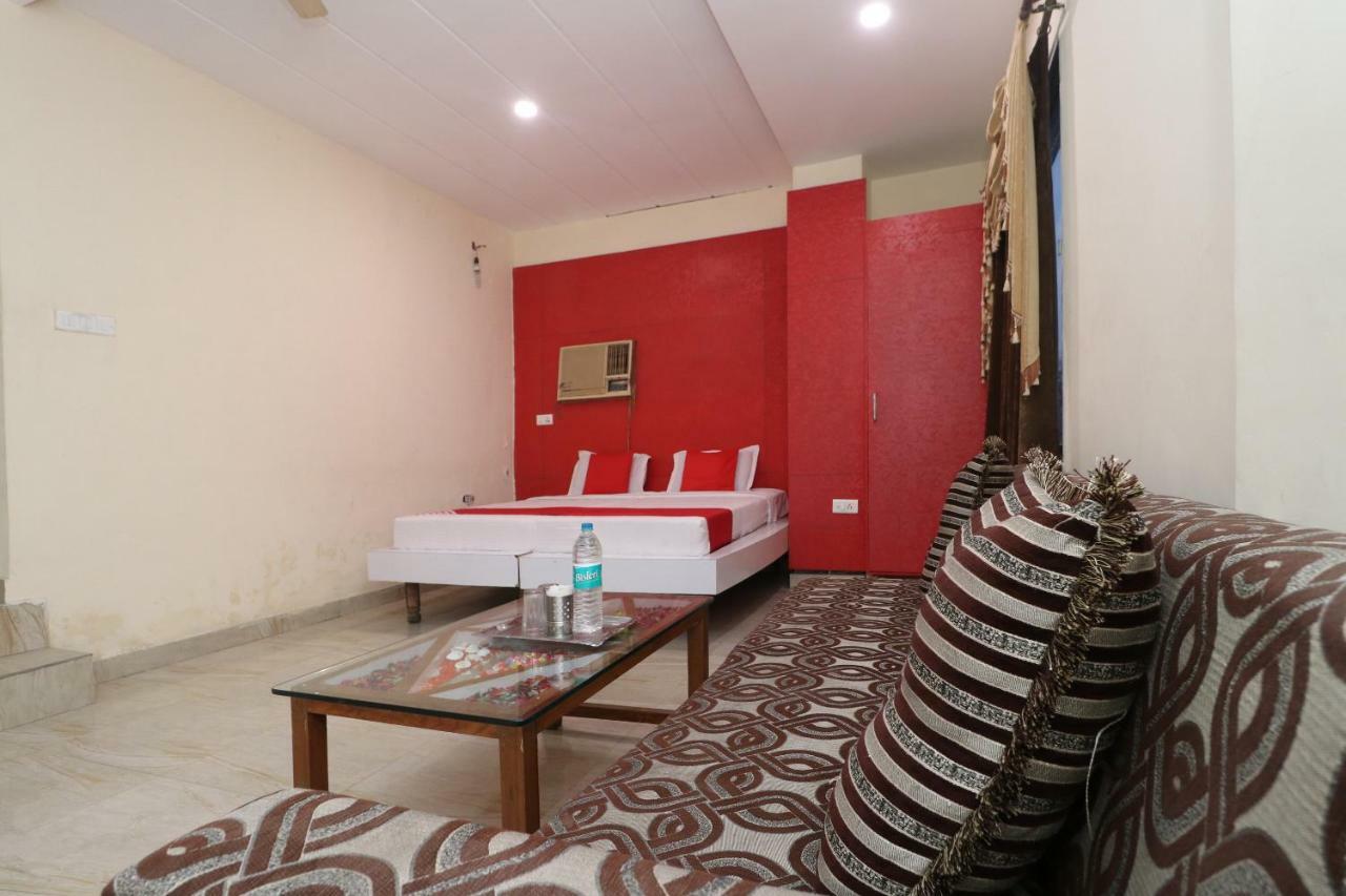 Oyo 29852 Hotel Golden View Abadpura Екстер'єр фото