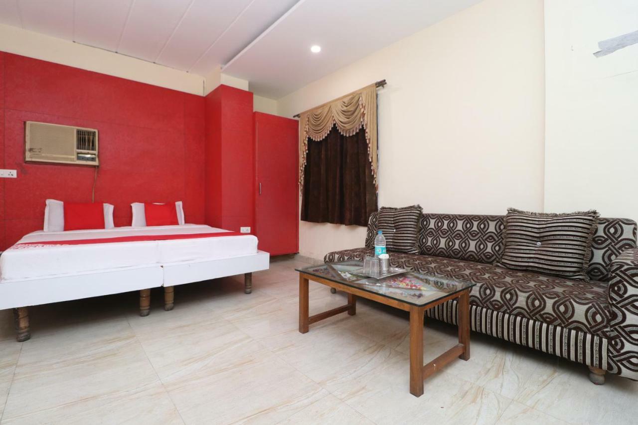 Oyo 29852 Hotel Golden View Abadpura Екстер'єр фото