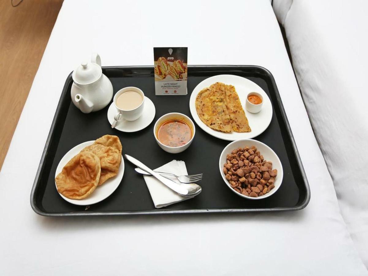 Oyo 29852 Hotel Golden View Abadpura Екстер'єр фото