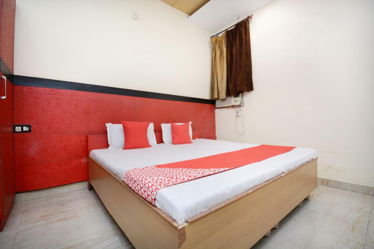Oyo 29852 Hotel Golden View Abadpura Екстер'єр фото